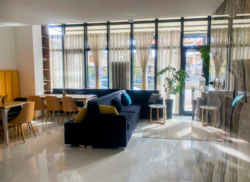 Posezení v ubytování Park Hotel Tirana