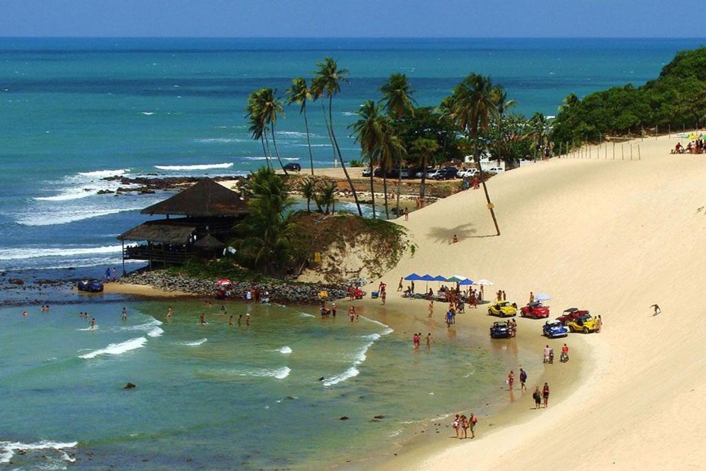  Hospede-se em Natal no antigo Intercity com vista mar na praia de Areia Preta por Carpediem