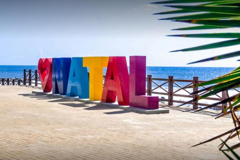  Hospede-se em Natal no antigo Intercity com vista mar na praia de Areia Preta por Carpediem