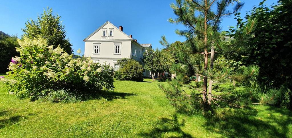 Vonkajšia záhrada v ubytovaní Appartements Maximilian