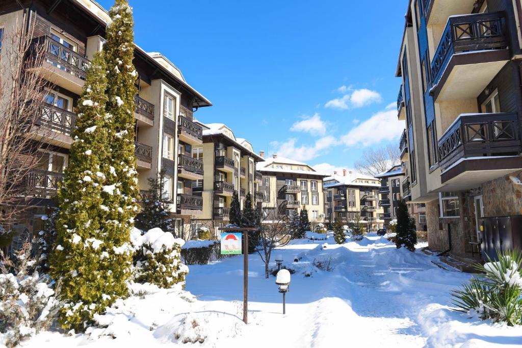 Hotel Bojur & Bojurland Apartment Complex during the winter