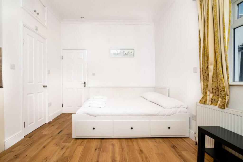 Amazing Studio Flat - 3 mins to Arnos Grove tube