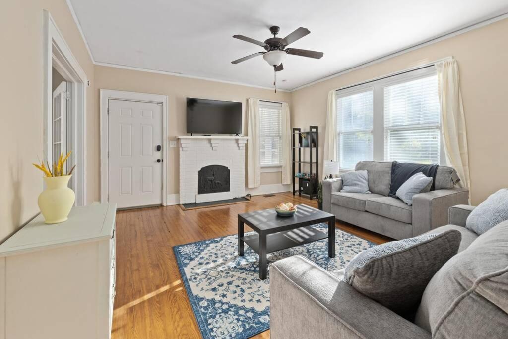 Lovely Renovated Home, Minutes from Downtown & USC - Housity