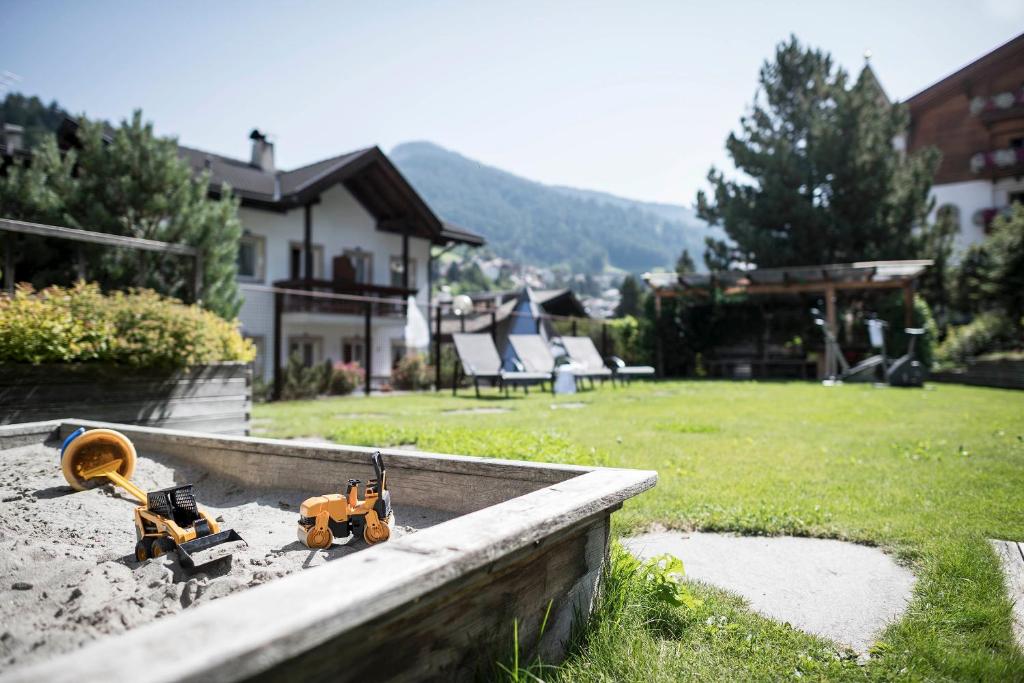 ホテルから撮影された、または一般的な山の景色