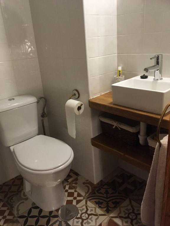 Kúpeľňa v ubytovaní PRECIOSO CHALET JUNTO A POTES CON PISCINA-4 Hab,3 Baños