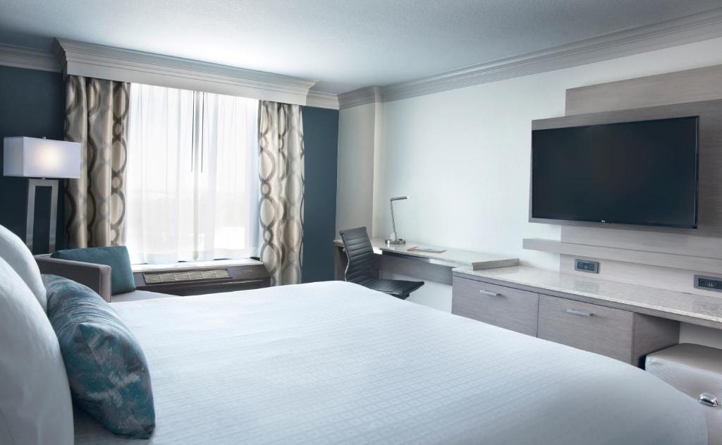 Rosen Centre Hotel Orlando Convention Center - King Room