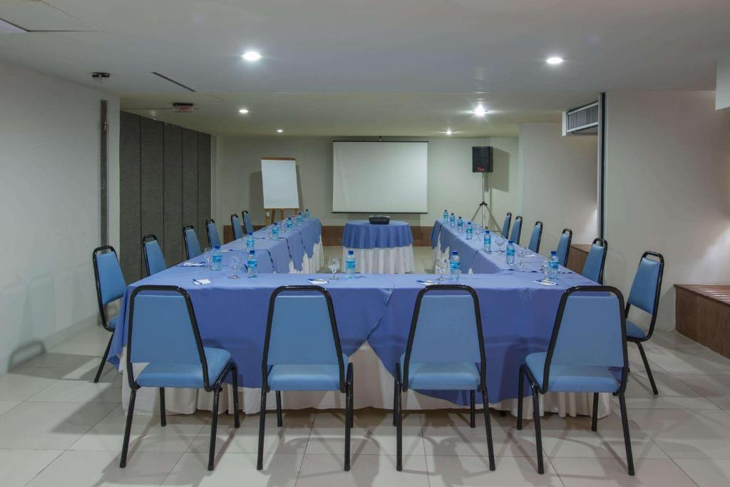 Área de negócios e/ou sala de conferências em Hotel Caiçara João Pessoa