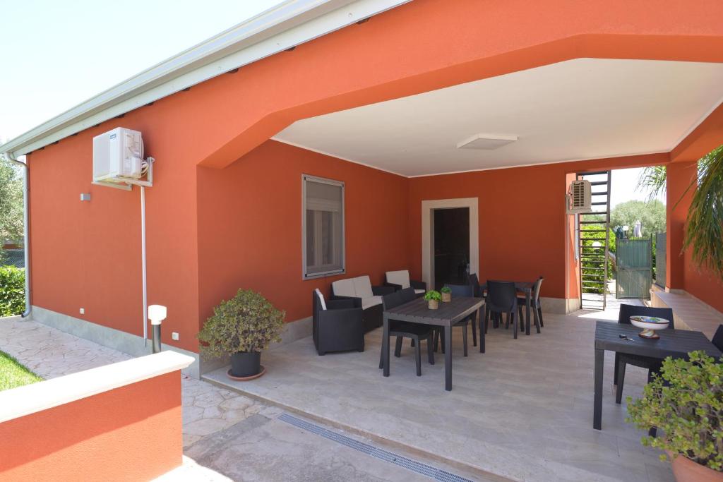 Cefalino Villa Sleeps 6 with Pool Air Con and WiFi