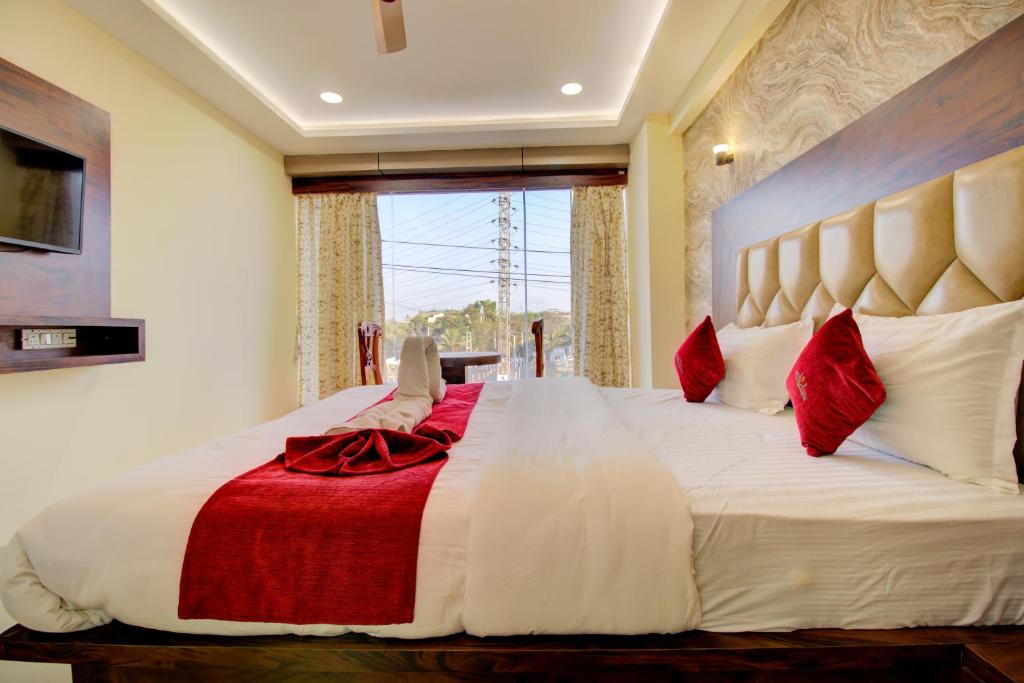 Hotel Samaira Residency,Dombivali - Deluxe Room