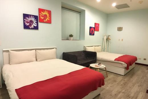 85旅行家 - Standard Quadruple Room