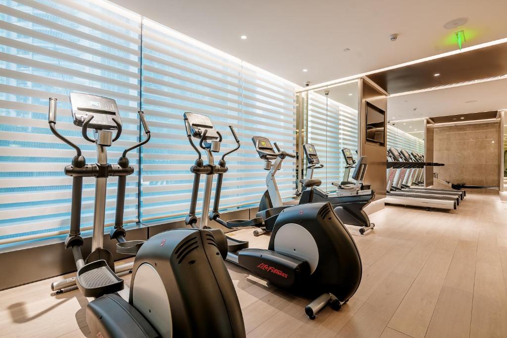 Fitness centrum a/nebo fitness zařízení v ubytování Shenzhen Ayearn Hotel