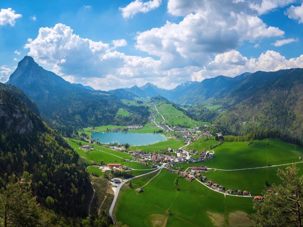 Fotografia z galérie ubytovania Alpenlodge, Ferienwohnung 15 v destinácii Thiersee