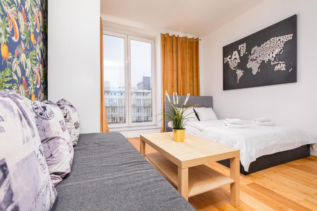 Posteľ alebo postele v izbe v ubytovaní Apartamenty Wawa Centrum by Your Freedom