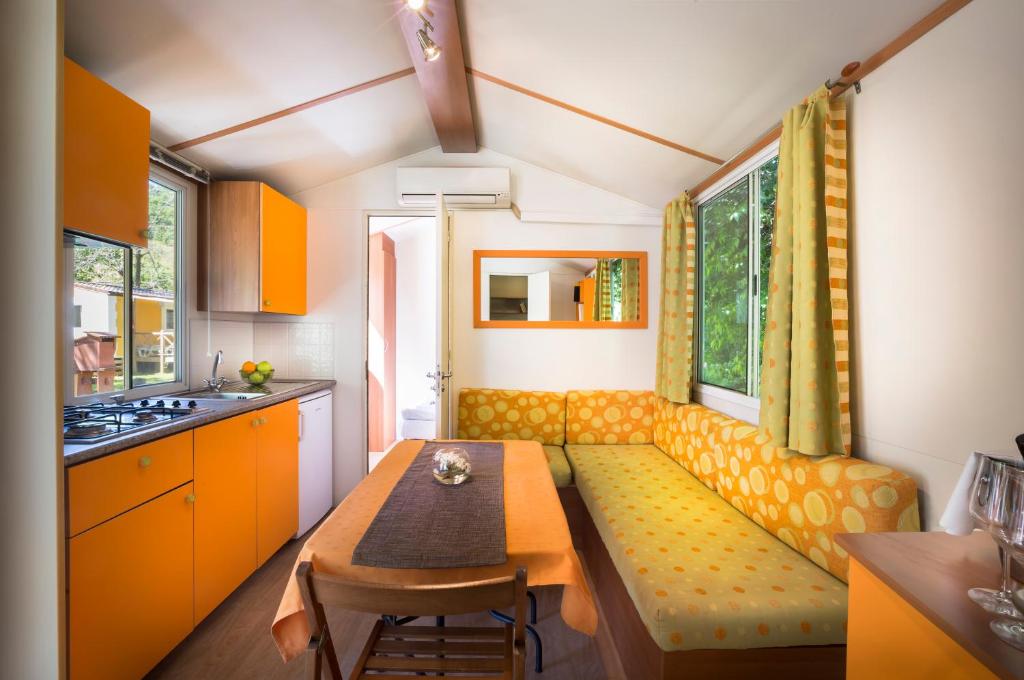 Kuchyň nebo kuchyňský kout v ubytování Holiday Resort Medveja