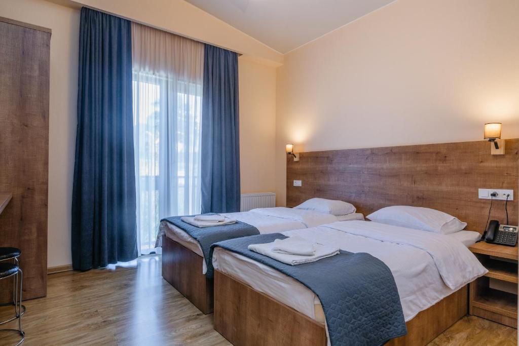 Hotel Green Town - Double Room With Mountain View