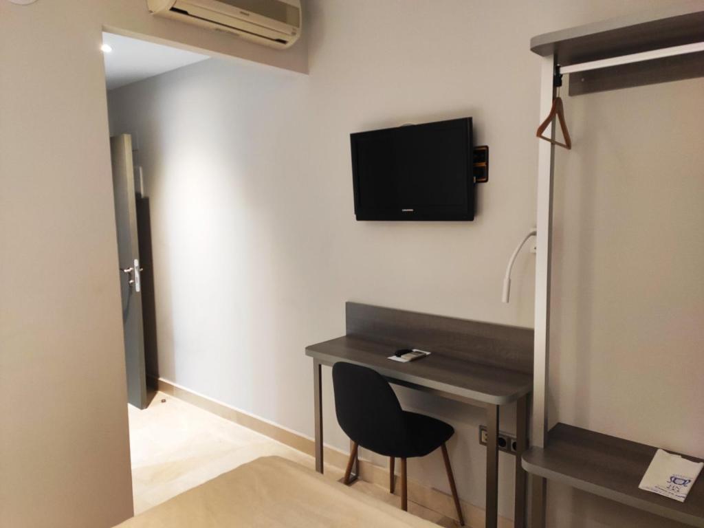 Hotel Ciudad de Navalcarnero - Superior Double Room With Two Extra Beds