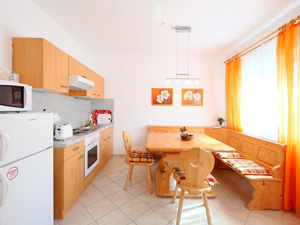 Kuchyňa alebo kuchynka v ubytovaní Apartment Amarillo 1 by Interhome