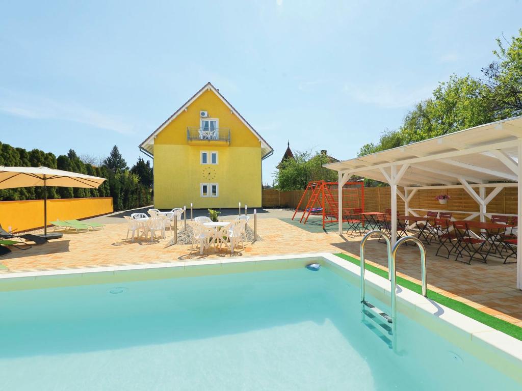 The swimming pool at or close to Apartment Amarillo 2 by Interhome