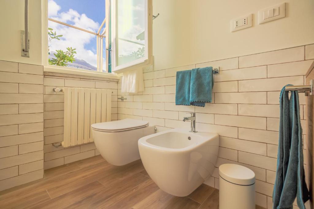 Łazienka w obiekcie Olivia by PortofinoHomes