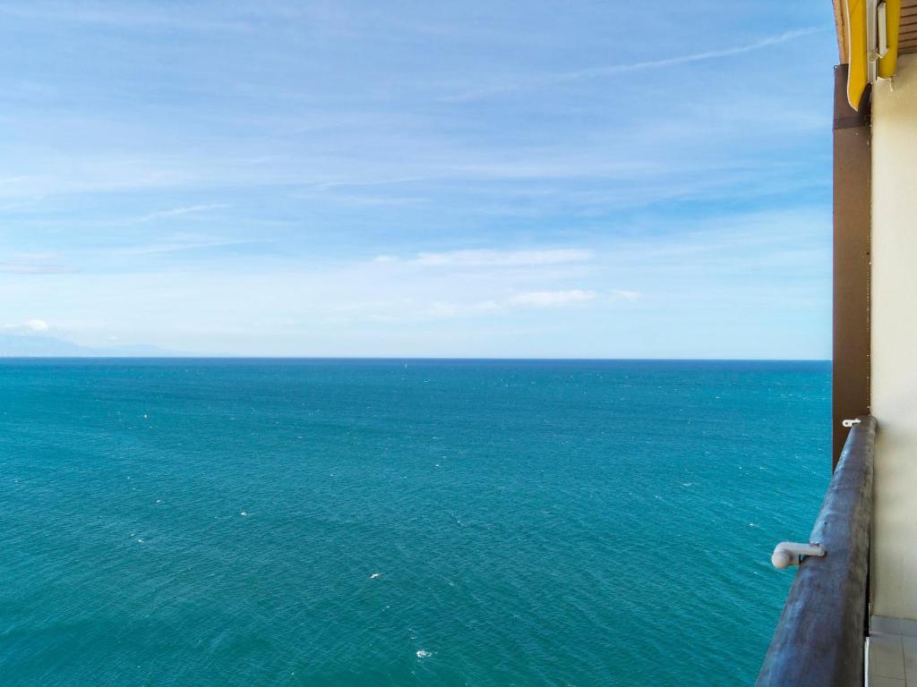A general sea view or a sea view taken from Az apartmant