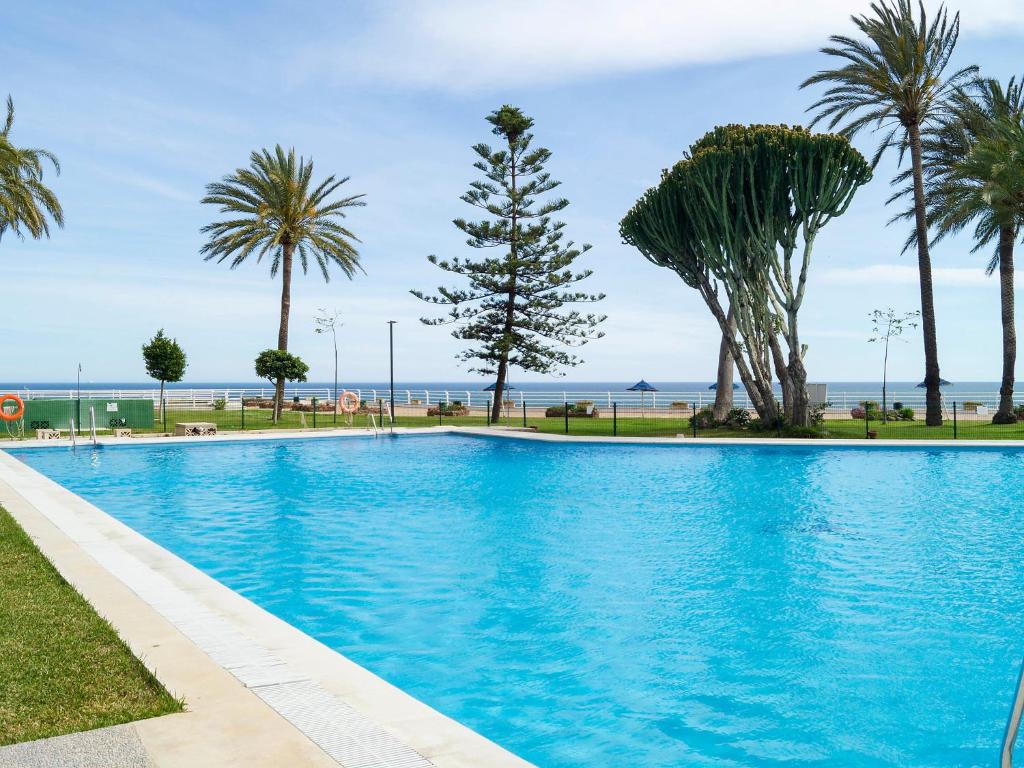 The swimming pool at or close to Apartment Castillo de Santa Clara-2 by Interhome