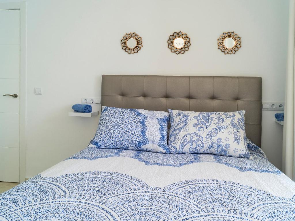 A bed or beds in a room at Apartment Castillo de Santa Clara-2 by Interhome