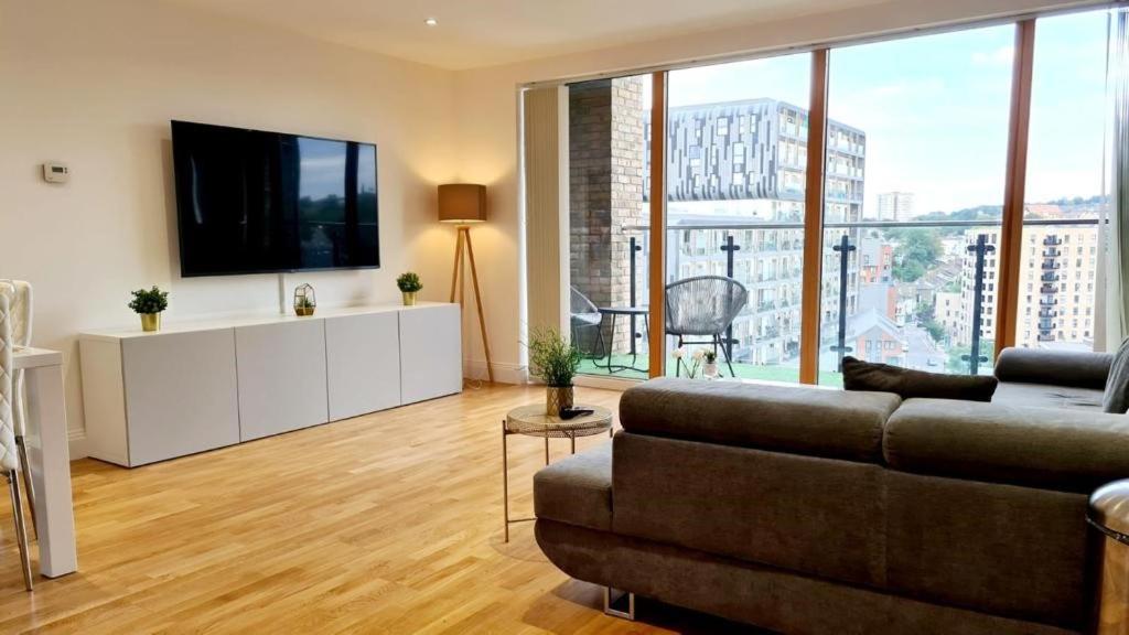 Modern Loft Apartment In Woolwich