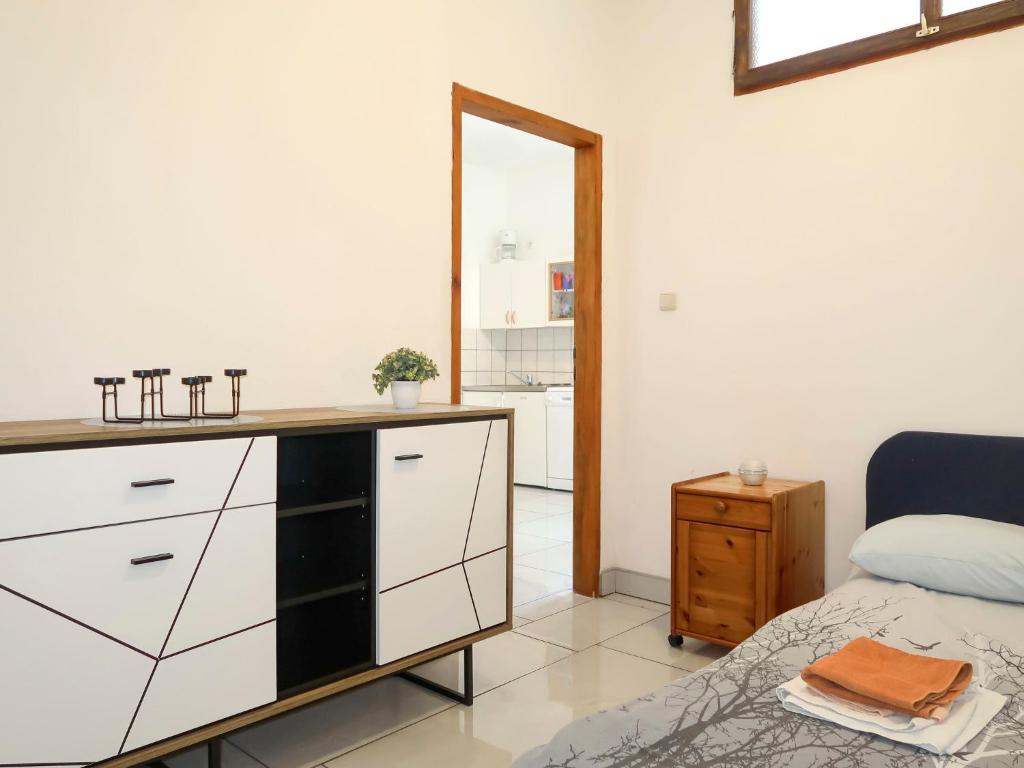 Posteľ alebo postele v izbe v ubytovaní Apartment Golic-1 by Interhome