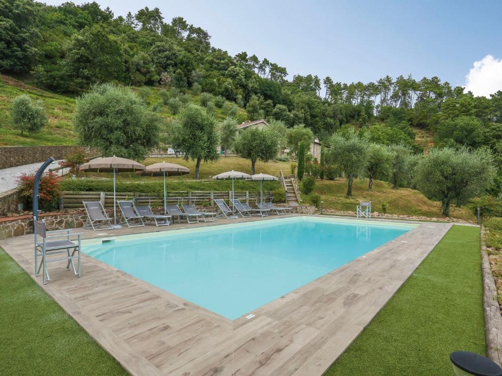 Bazén v ubytovaní Holiday Home Noce by Interhome alebo v jeho blízkosti