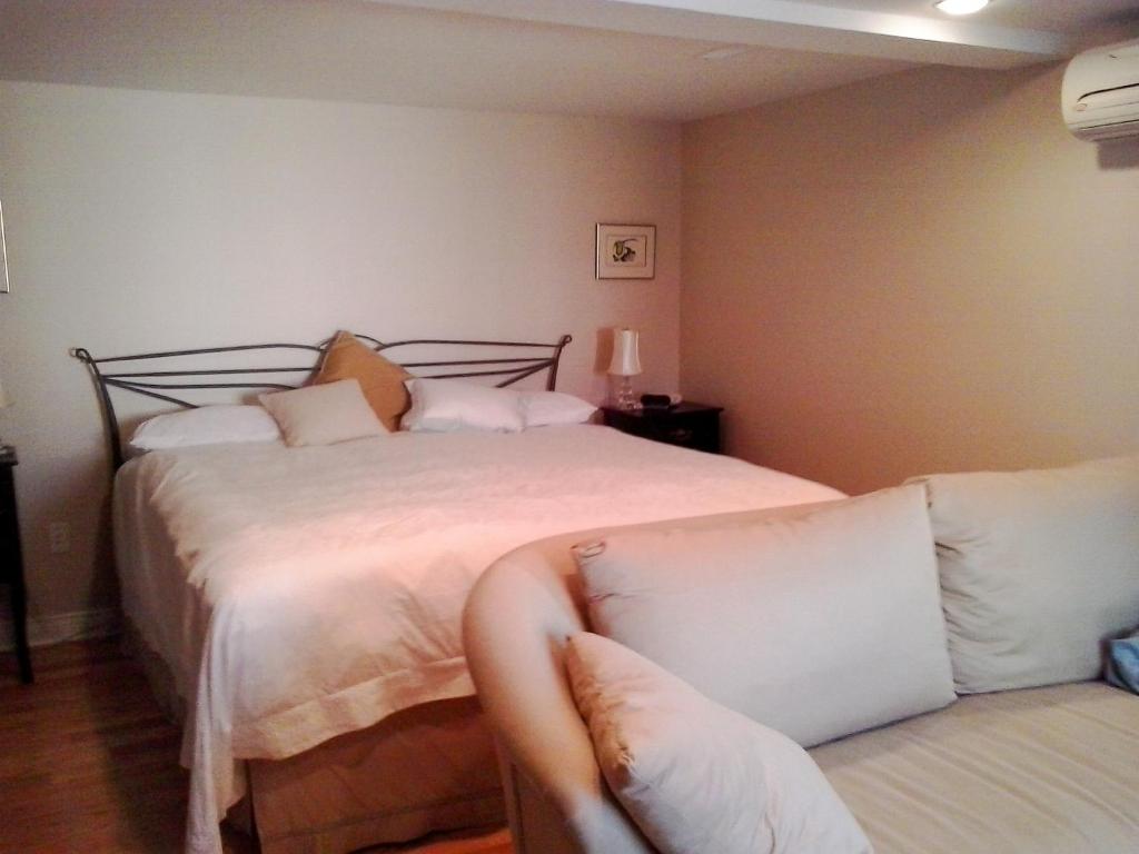 Linden Homestead - King Suite