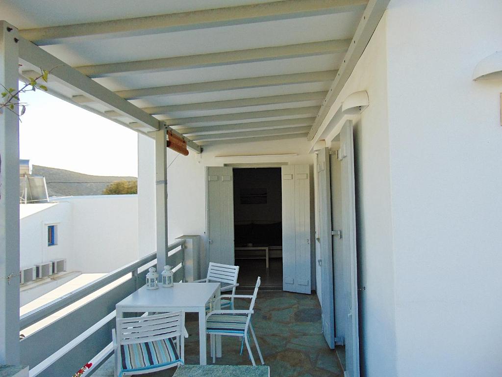 Balkón nebo terasa v ubytování George's Seaside Apartments Sifnos