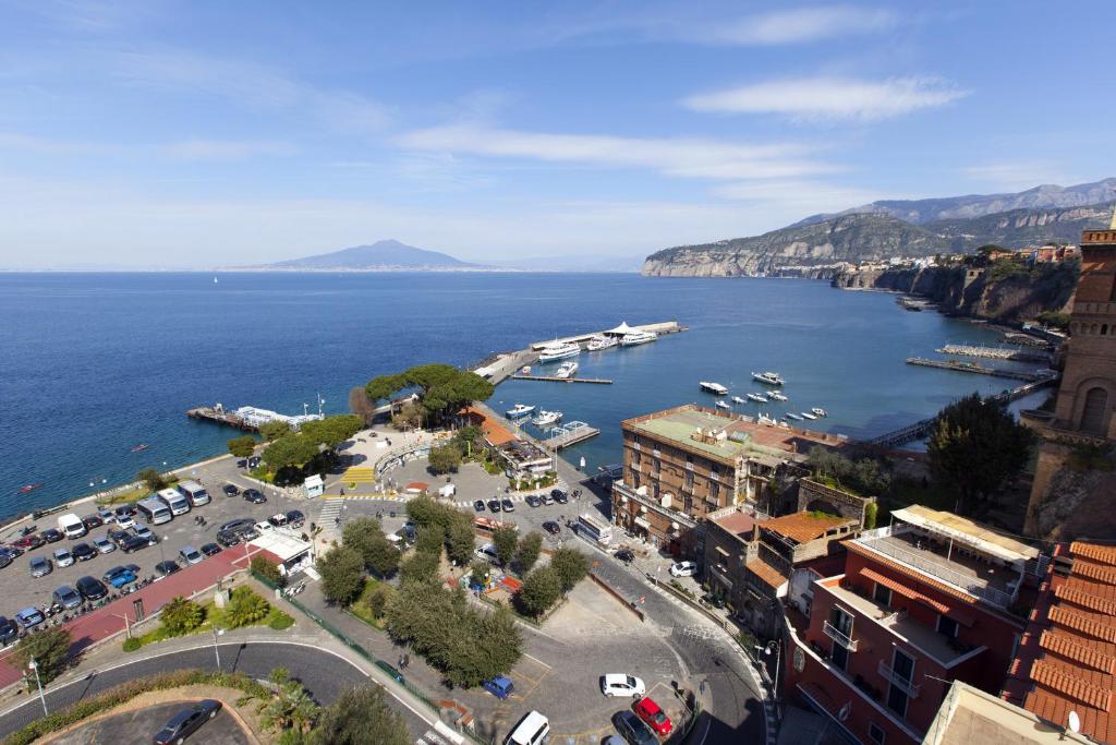 Vista aerea di AMORE RENTALS - La Terrazza Sul Porto