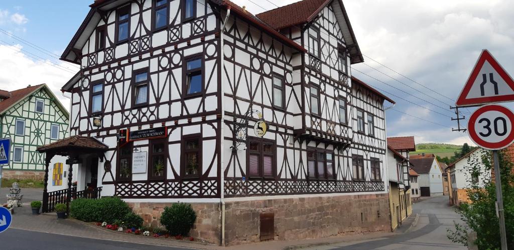 Pension Hirsch/Schwan - Housity