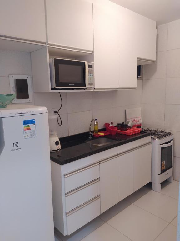  Apartamento mobiliado em candeias a 200m da praia
