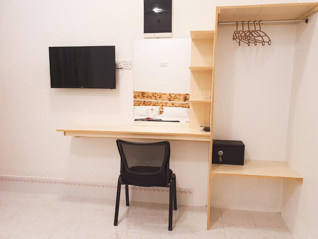 Thoddoo Island Life - 7