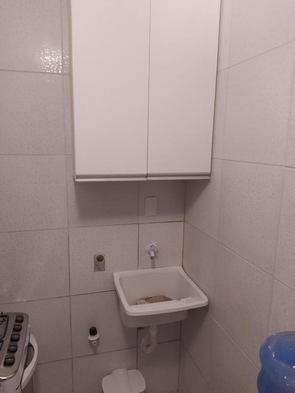  Apartamento mobiliado em candeias a 200m da praia