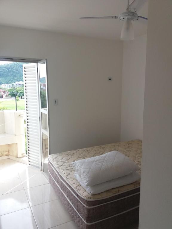  Ap 2 quartos Praia Grande com vista pro mar