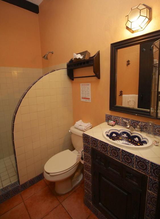 Koupelna v ubytování Casa Mia Suites