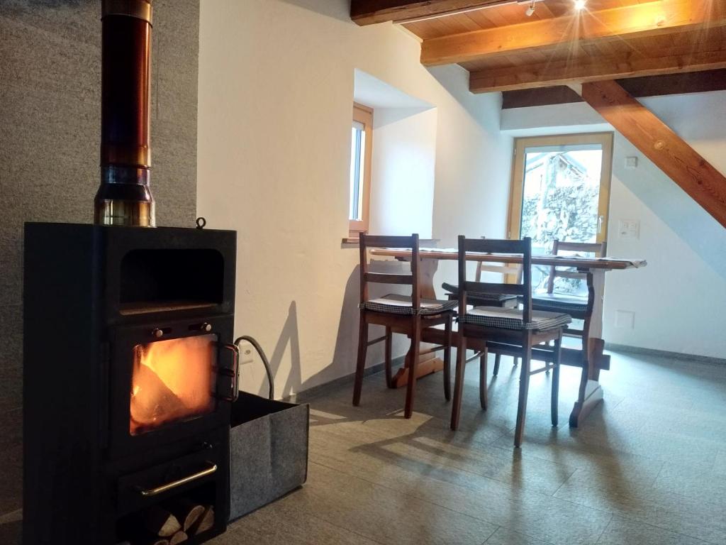 Fotografie z fotogalerie ubytování Rustico "Casa di Sasso" v destinaci Intragna