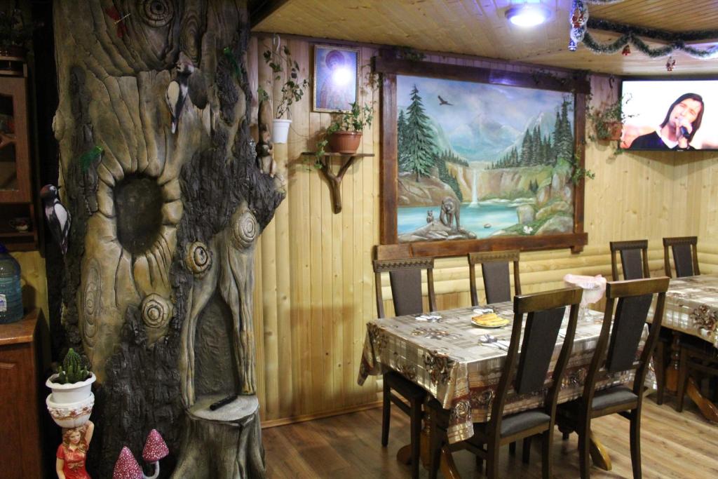 Restaurace v ubytování Садиба "У Валентини"