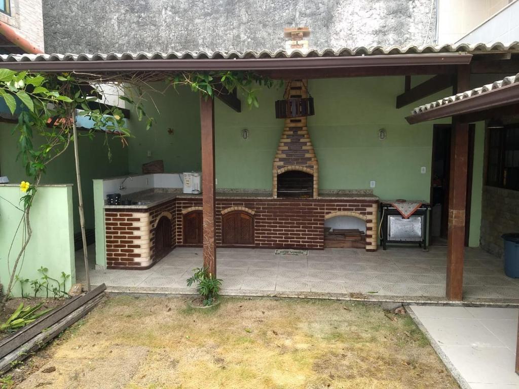  Ótima casa em frente a praia de Ponta Negra/Rj