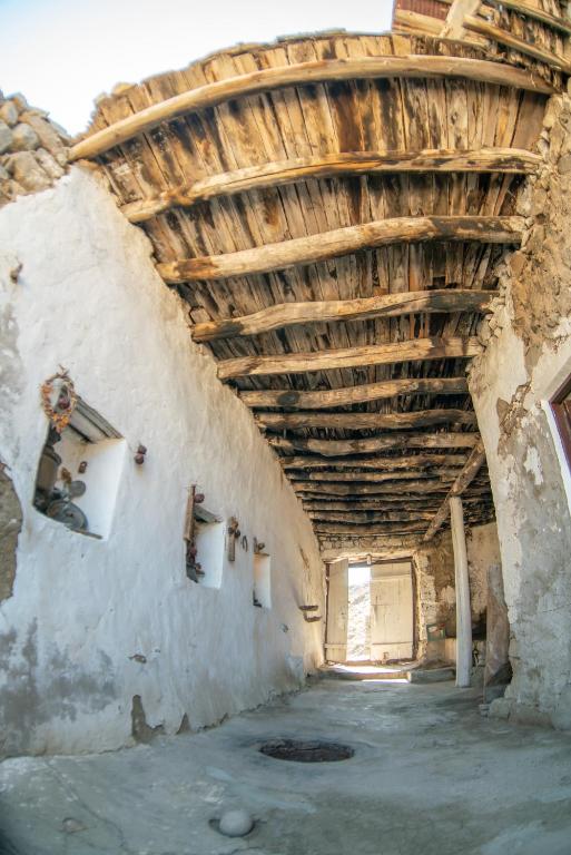 Khachats Toun Heritage