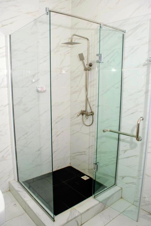 Koupelna v ubytování Ocean Park Hotel,Lekki phase 1