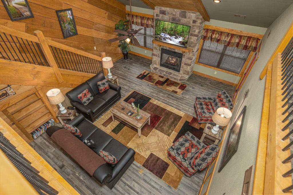 an overhead view of a living room with a fireplace at BearVue Point chalet in Gatlinburg