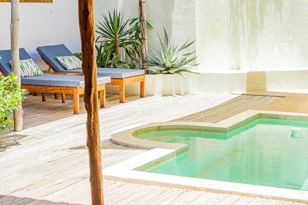 Bazén v ubytování Tree House Villa nebo v jeho okolí