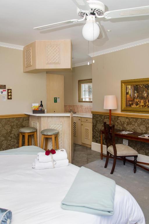 Brighton Lodge - #Solar Energy #No Loadshedding - Twin/Double Room