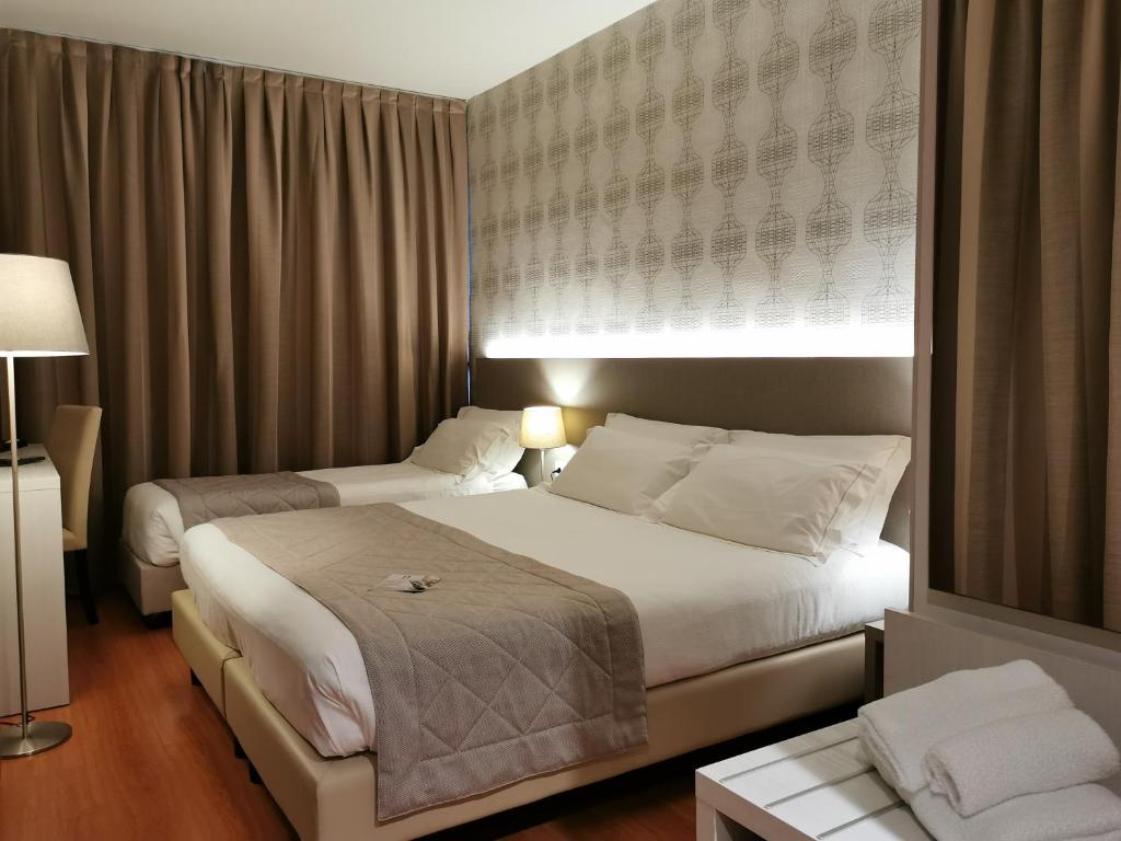 Hotel President - Superior Triple Room