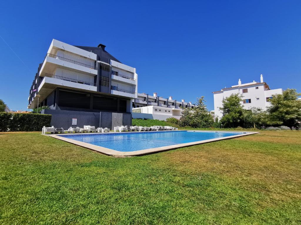Albufeira Mar Beach Apartment with Pool by Rosado