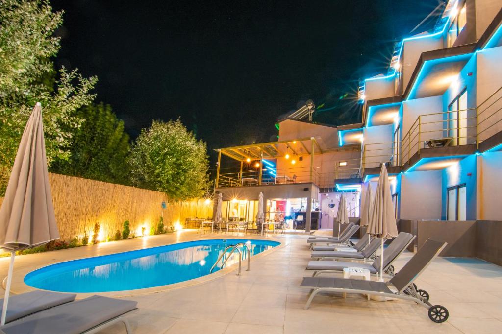 Bazén v ubytování Hotel Palladium Sithonia nebo v jeho okolí