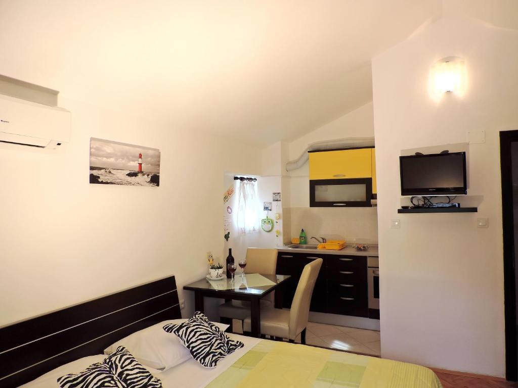 Apartments Lana - 11